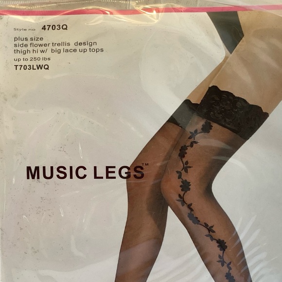 Plus Size Thigh High Flower Stockings - Picture 2 of 4